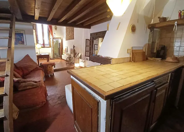 Loft In The Heart Of نيس